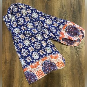 BeachLunchLounge- Quarter sleeve flowy top